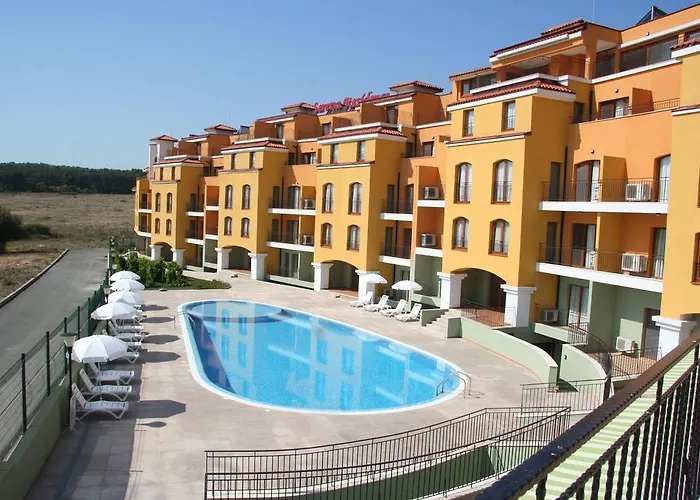 Aparthotel Serena 3*